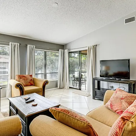 Sarasota Villa With Pool Access About 4 Mi To Beach!